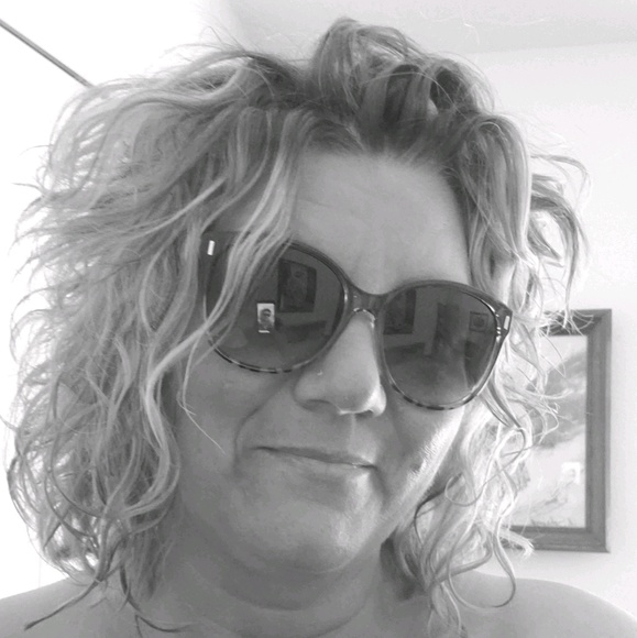 Meet your Posher, Catrina - Picture 1 of 1